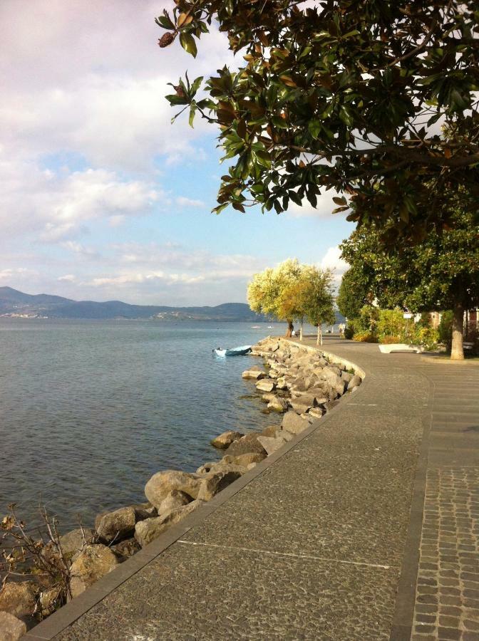 Al Vicolo Dei Pescatori Bed and Breakfast Anguillara Sabazia Buitenkant foto